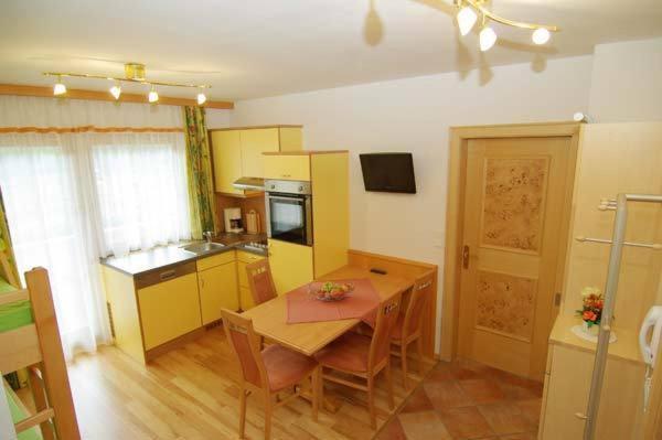 Haus Dorfblick Hotel Герлос Екстериор снимка